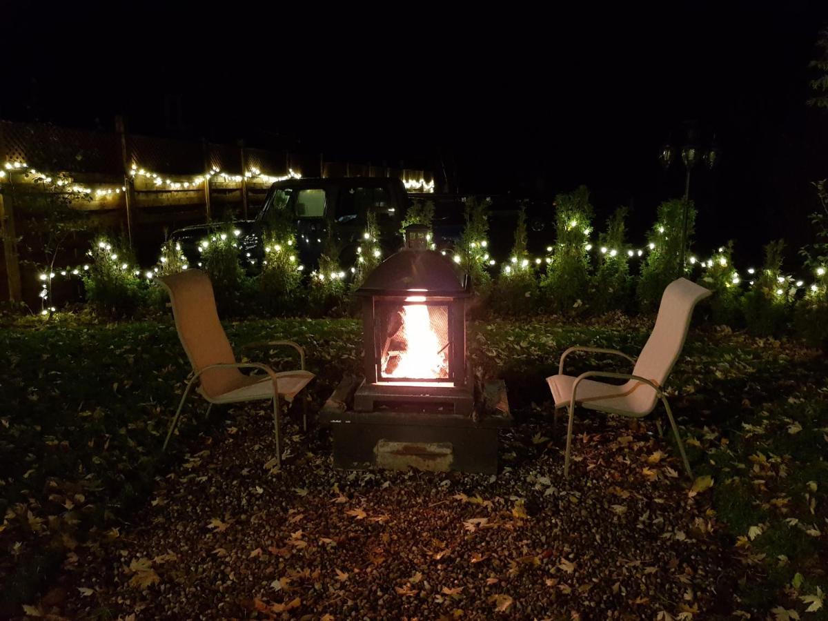 Kokomo Inn Bed And Breakfast Ottawa-Gatineau'S Only Tropical Riverfront B&B On The National Capital Cycling Pathway Route Verte #1 - For Adults Only - Chambre D'Hotes Tropical Aux Berges Des Outaouais Bnb #17542O Exterior foto