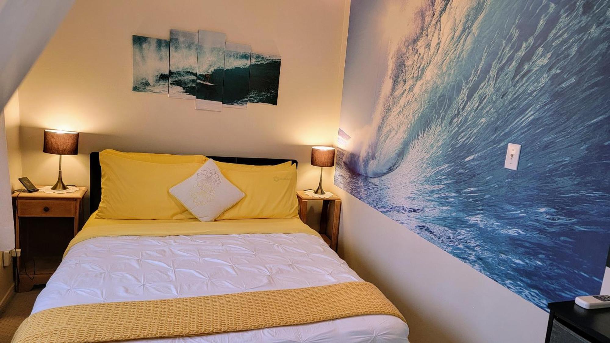 Kokomo Inn Bed And Breakfast Ottawa-Gatineau'S Only Tropical Riverfront B&B On The National Capital Cycling Pathway Route Verte #1 - For Adults Only - Chambre D'Hotes Tropical Aux Berges Des Outaouais Bnb #17542O Habitación foto